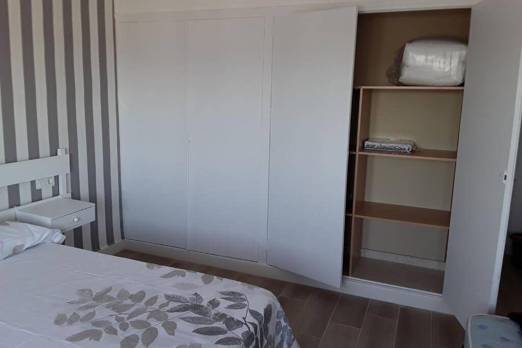 Piso En Primera Linea Con Wifi Y Vistas Al Mar Lo Pagán Exterior foto